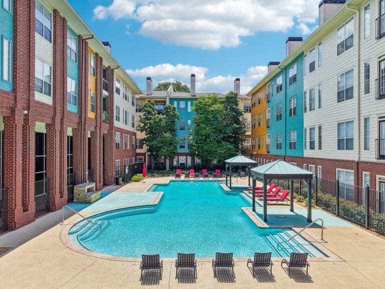 1660-Peachtree-Apartments-pool